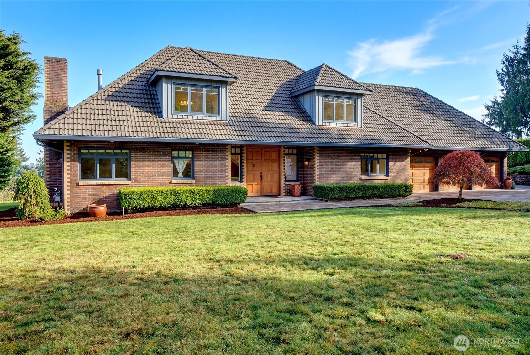 4911 Harbor Lane Everett, WA 98203 - Photo 3 of 39