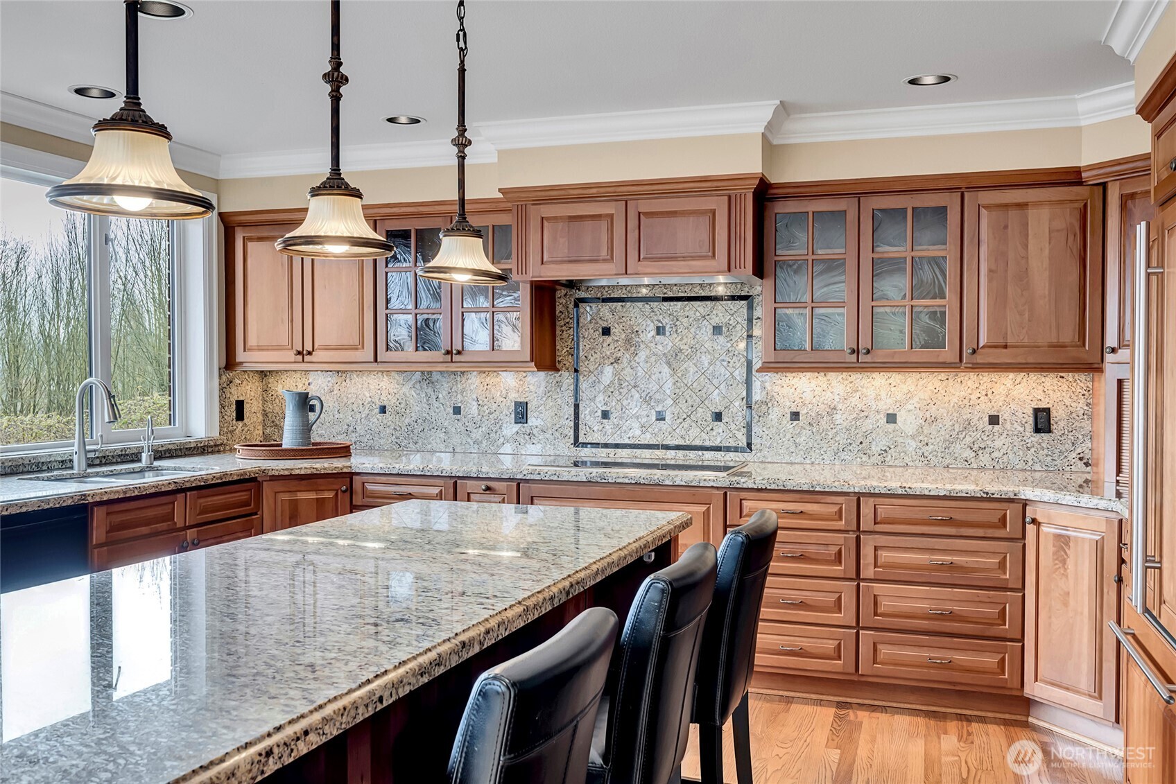 4911 Harbor Lane Everett, WA 98203 - Photo 7 of 39