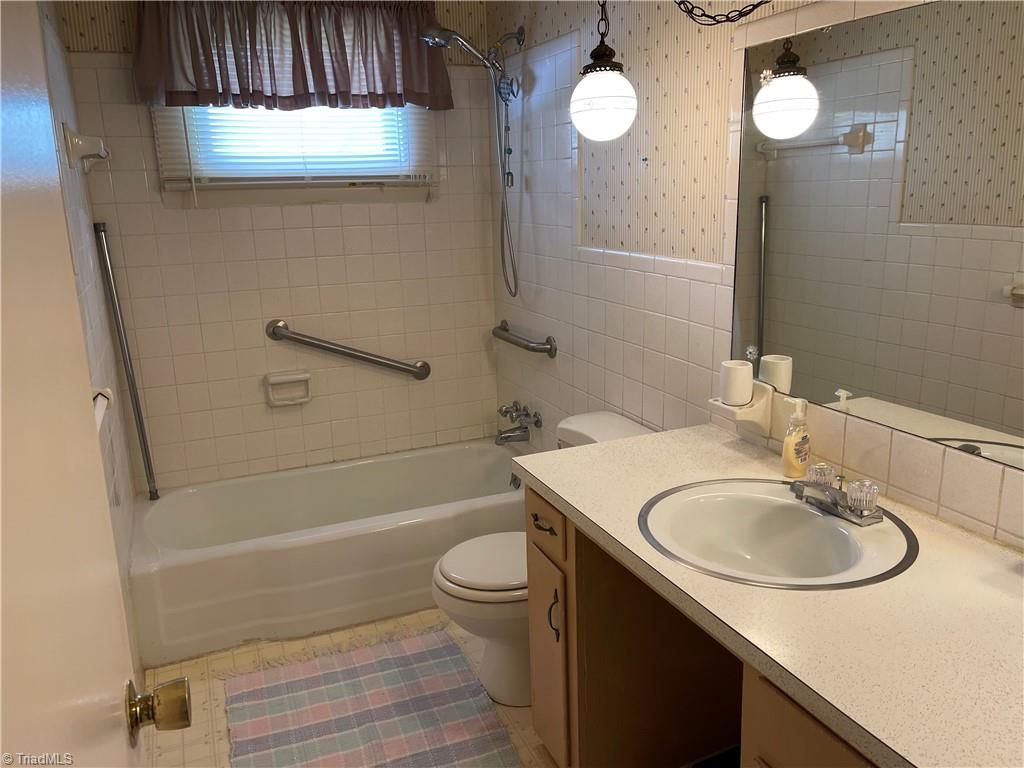 232 Chatham Road Mount Airy, NC 27030 - Photo 6 of 17 Gallery Image 6