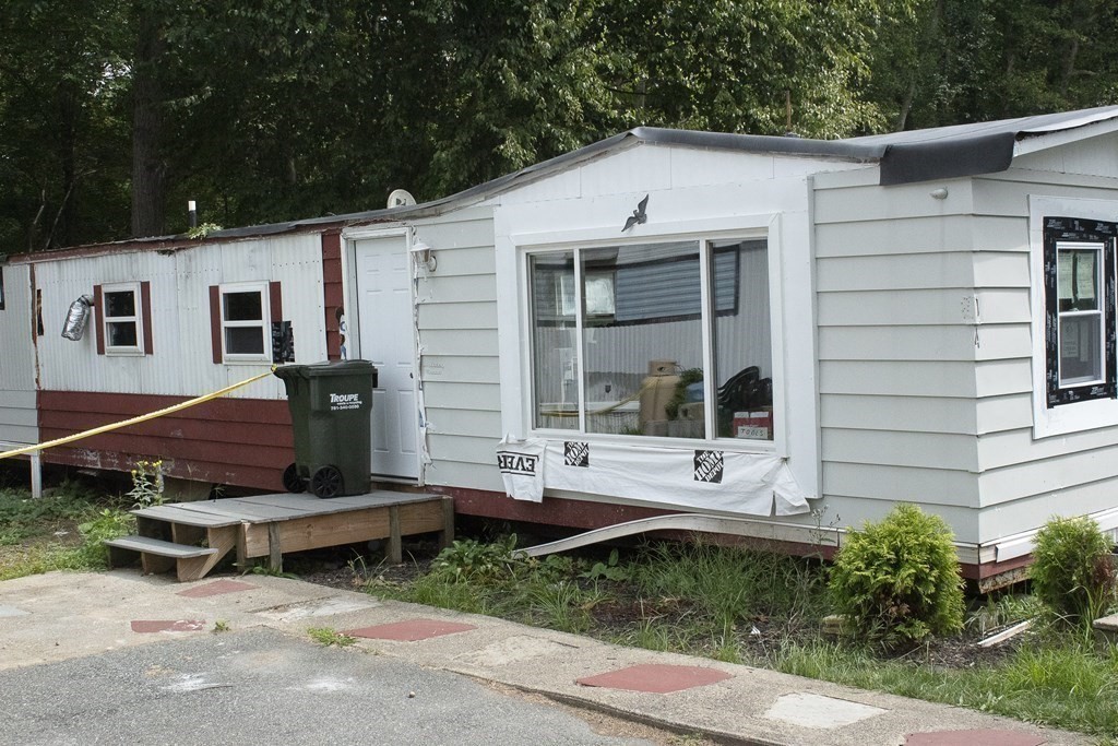 14 Chesapeake Road Holbrook, MA 02343 - Photo 2 of 23 Gallery Image 2