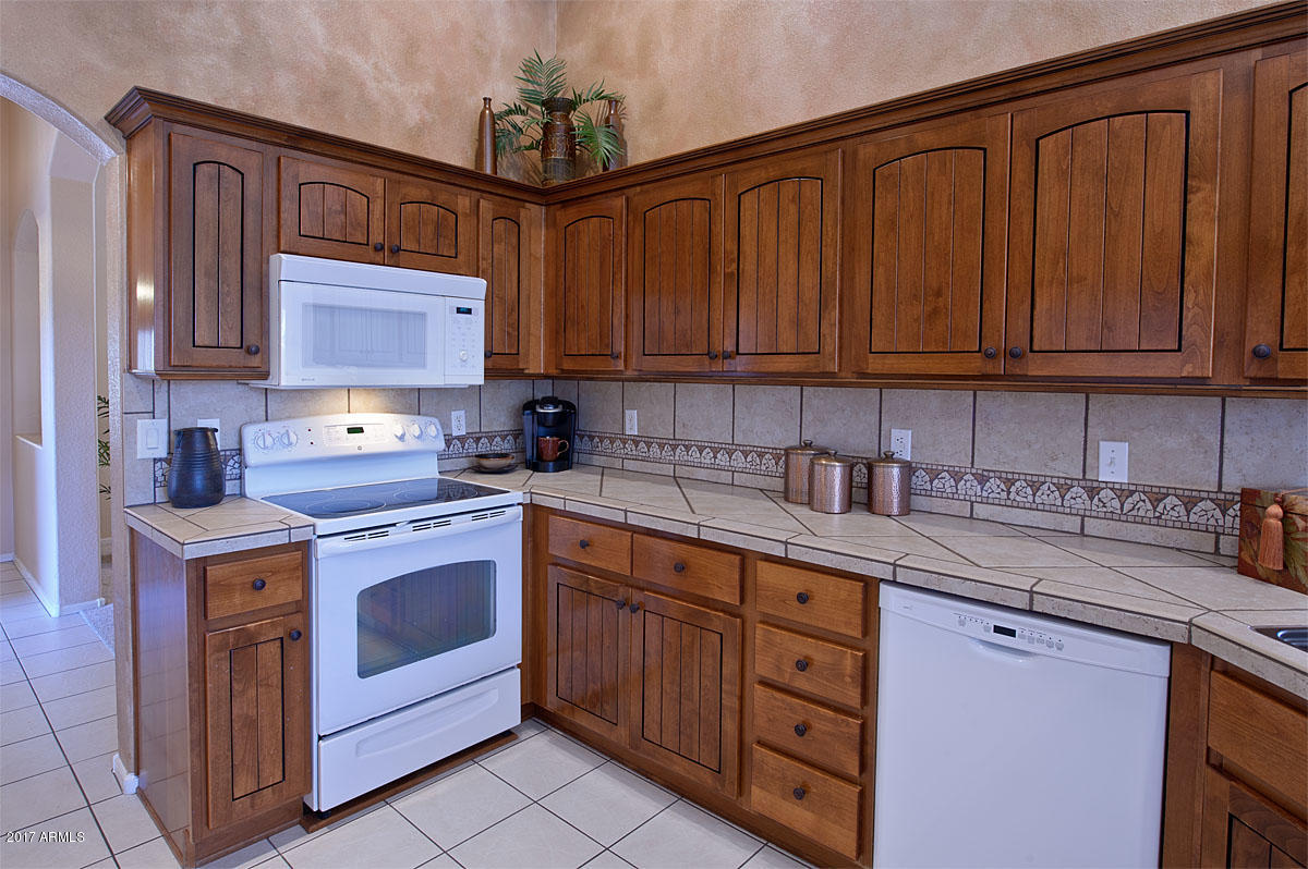 15424 Piccadilly Road Goodyear, AZ 85395 - Photo 3 of 21 Kitchen Oven