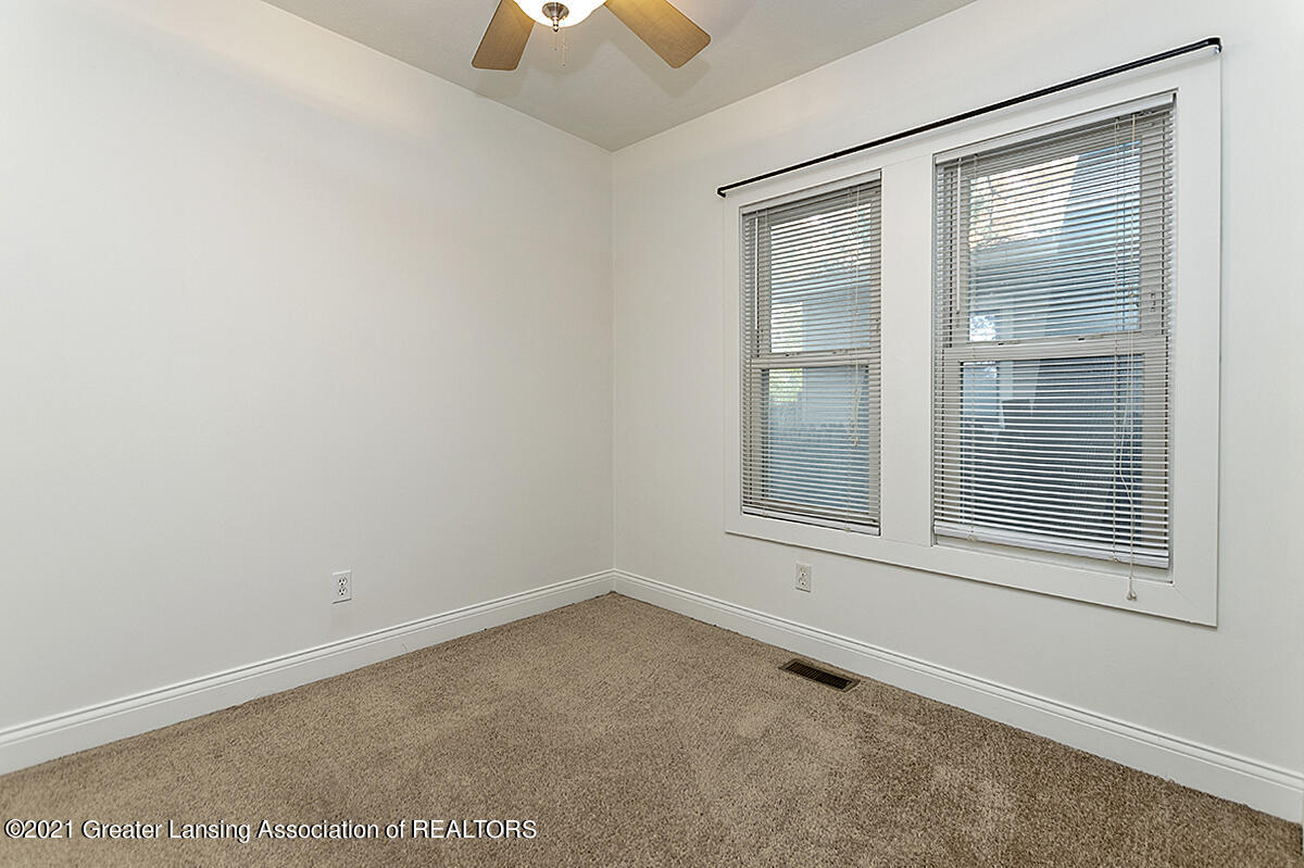 2327 Kensington Road Lansing, MI 48910 - Photo 8 of 21 08
