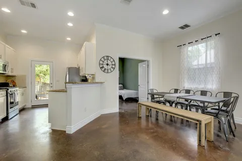 $649,900 | 2206 East 14th Street, Unit 2, Austin, TX 78702