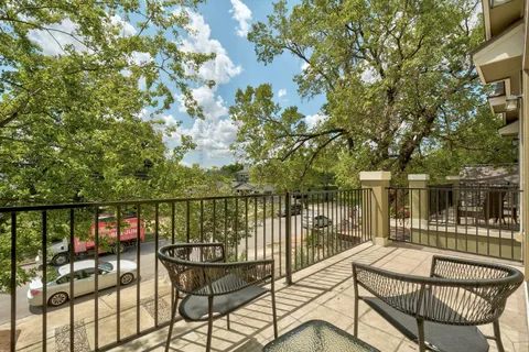 $649,900 | 2206 East 14th Street, Unit 2, Austin, TX 78702