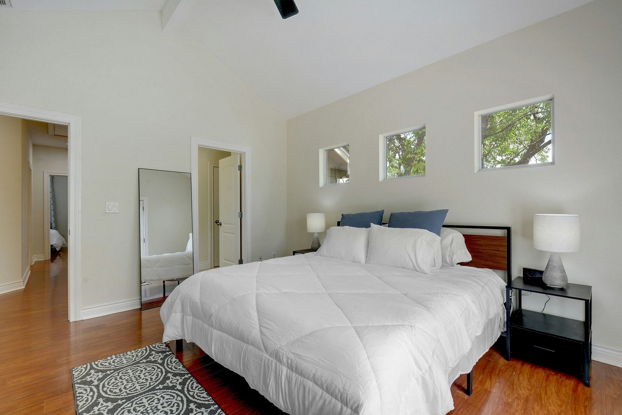 2206 East 14th Street, Unit 2 Austin, TX 78702 - Photo 20 of 31 Soft neutral tones create a calm, relaxing atmosphere.