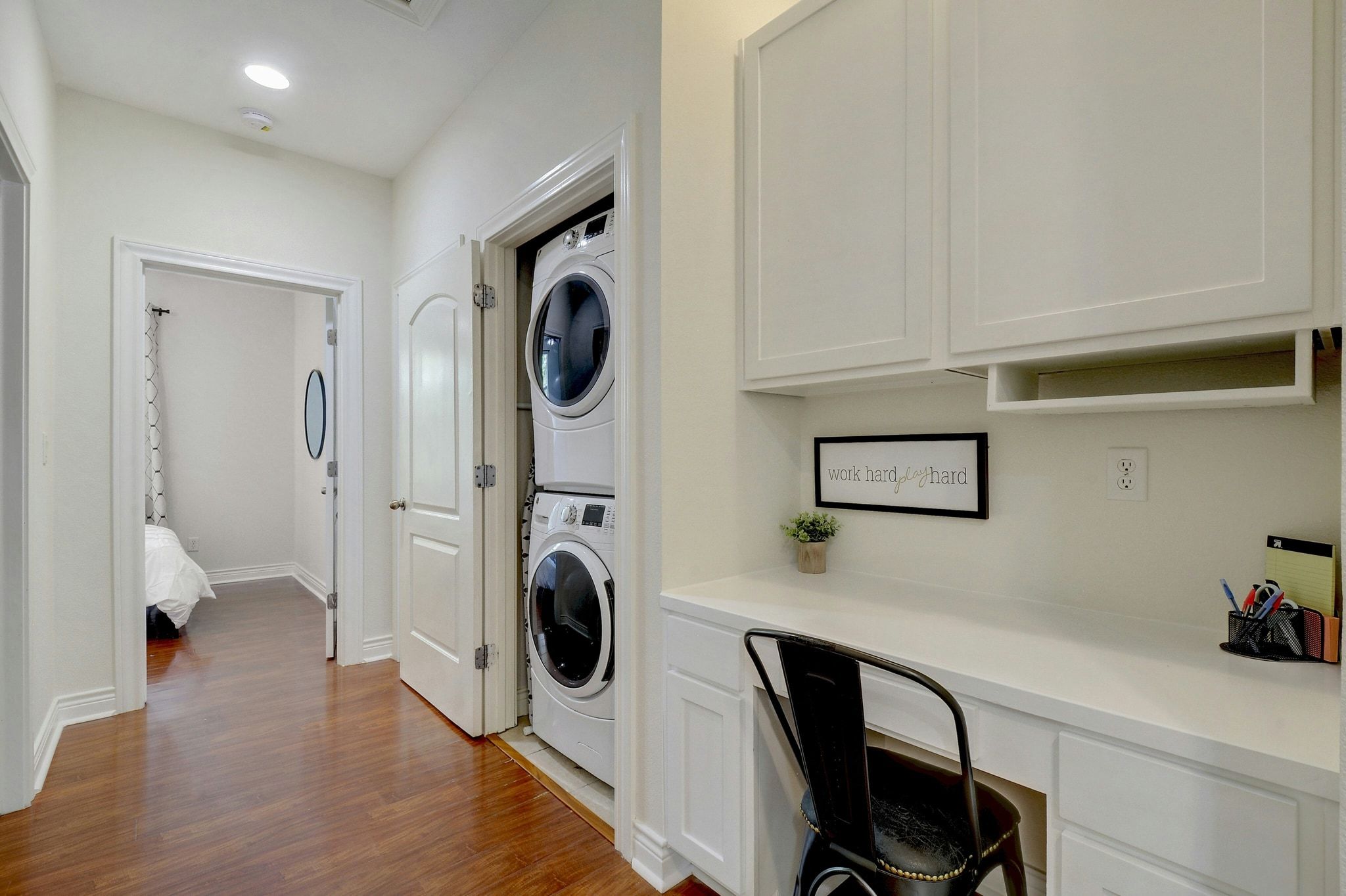 2206 East 14th Street, Unit 2 Austin, TX 78702 - Photo 24 of 32 Built-in desk nook perfect for work or study.