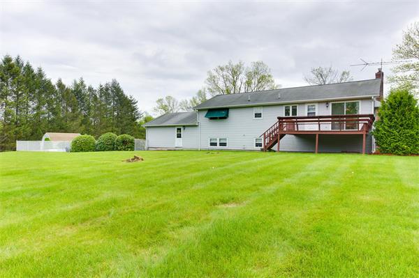 148 8 Lots Road Sutton, MA 01590 - Photo 4 of 27