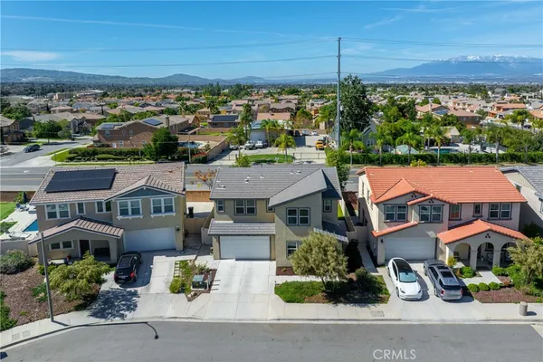 $3,500 | 1176 Woodbury Lane, Mentone, CA 92359
