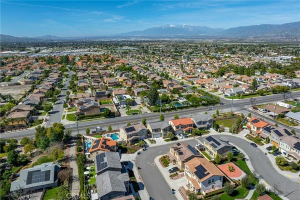 $3,500 | 1176 Woodbury Lane, Mentone, CA 92359