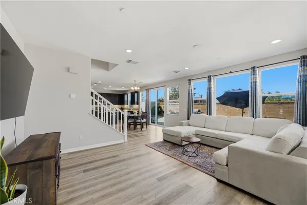 $3,500 | 1176 Woodbury Lane, Mentone, CA 92359