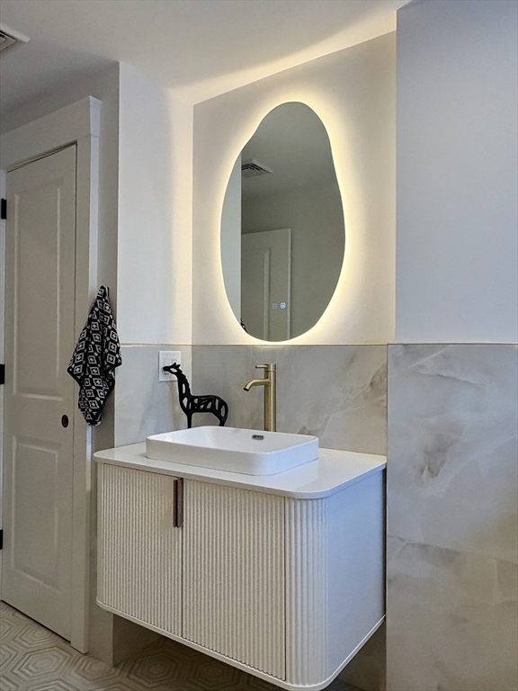 33 Rockwood Road Lynnfield, MA 01940 - Photo 10 of 19