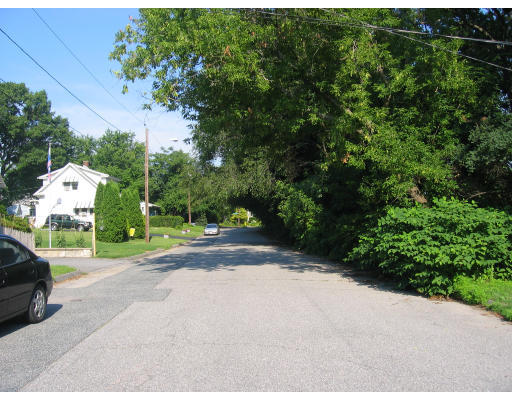 44 Ideal Road Worcester, MA 01604 - Photo 3 of 6 Gallery Image 3
