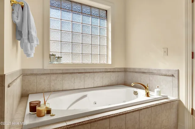 $995,000 | 7102 Saybrook Drive, Wilmington, NC 28405