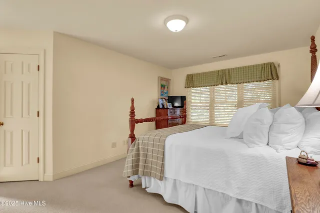 $995,000 | 7102 Saybrook Drive, Wilmington, NC 28405