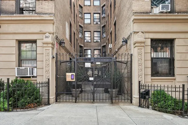 $499,000 | 3117 Broadway, Unit 1 | Morningside Heights