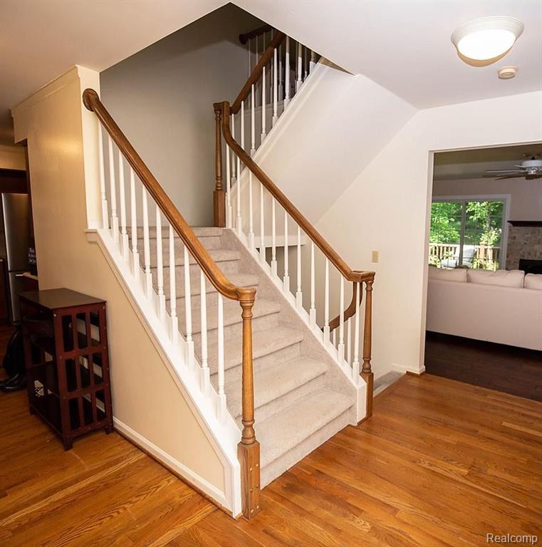 23069 Farmington Road Farmington, MI 48336 - Photo 7 of 31