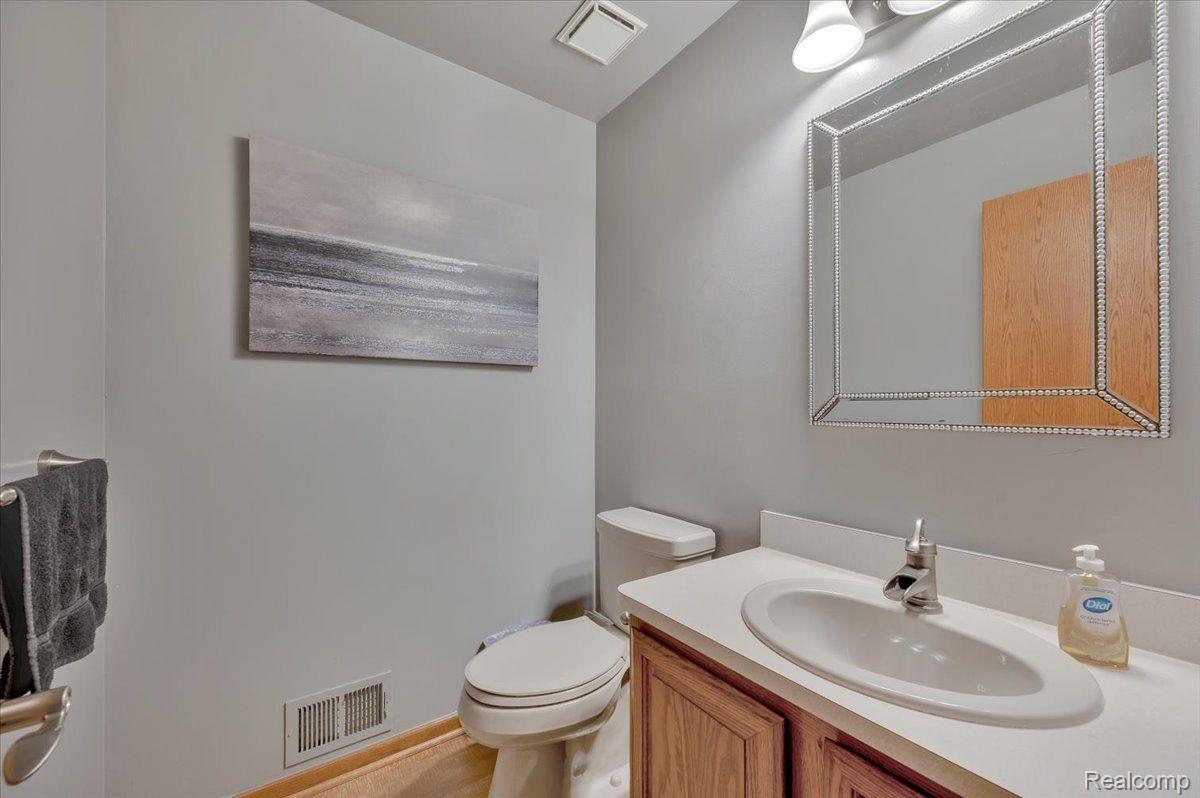 34450 Ridgemont Court Fraser, MI 48026 - Photo 23 of 28