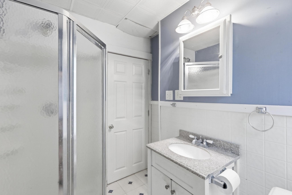 214 High Street Webster, MA 01570 - Photo 29 of 42
