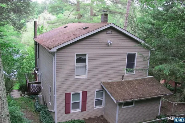$3,375 | 77 Goldfinch Lane, West Milford, NJ 07421