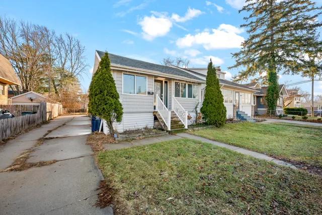 $331,500 | 419 West 12 Mile Road, Royal Oak, MI 48073