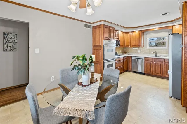 $285,000 | 118 Whispering Oaks Drive, Bethalto, IL 62010