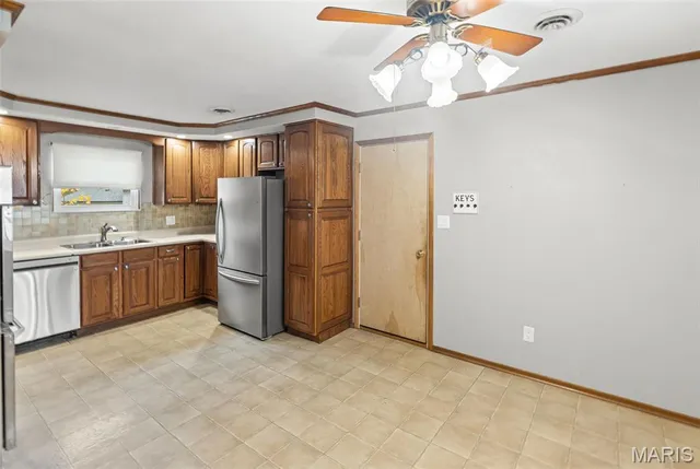 $285,000 | 118 Whispering Oaks Drive, Bethalto, IL 62010