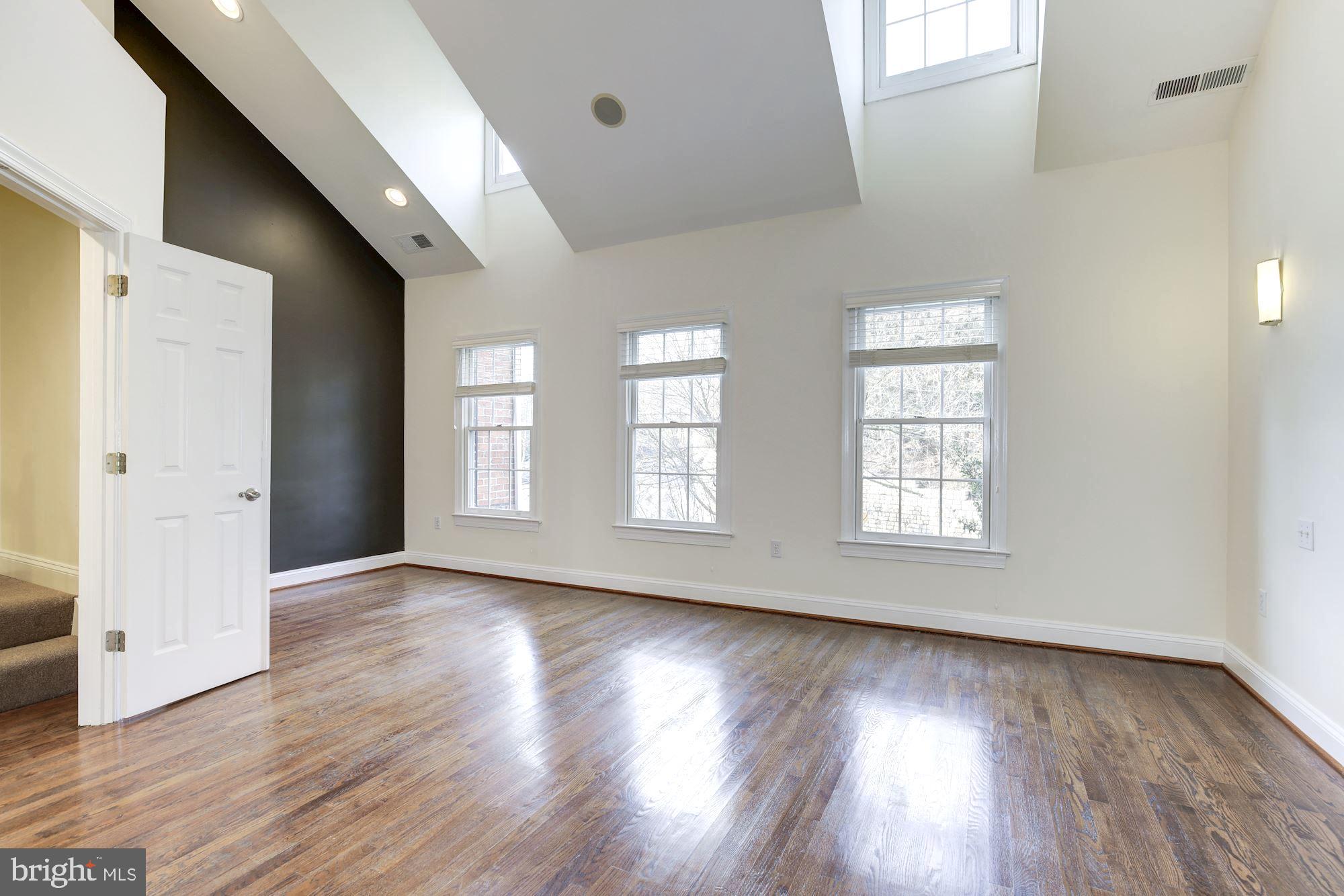4480 Reservoir Road Northwest Washington, DC 20007 - Photo 19 of 42 Master bedroom boast an 18 foot vaulted ceiling