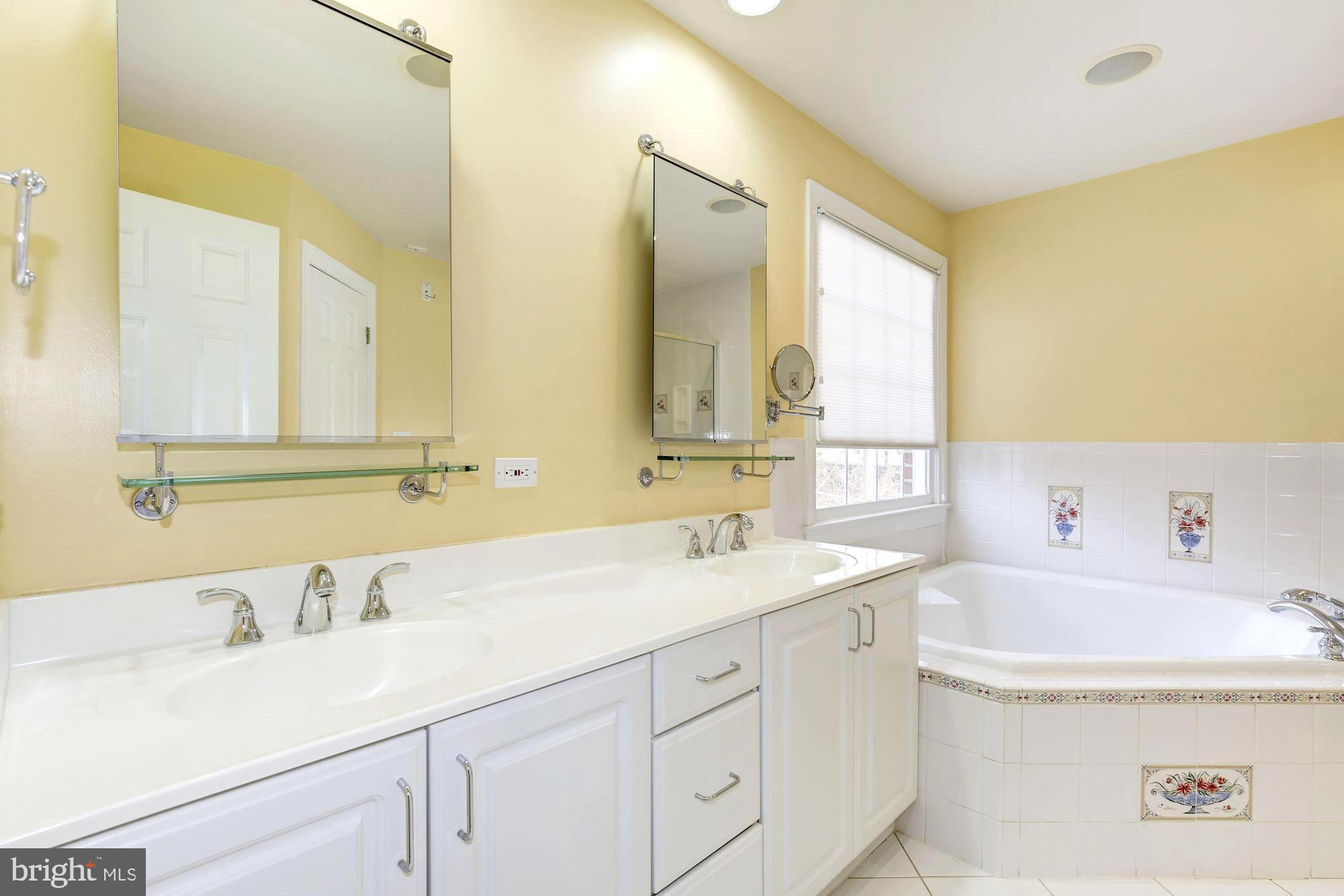 4480 Reservoir Road Northwest Washington, DC 20007 - Photo 22 of 42 Master bath with separate shower & soaking bath