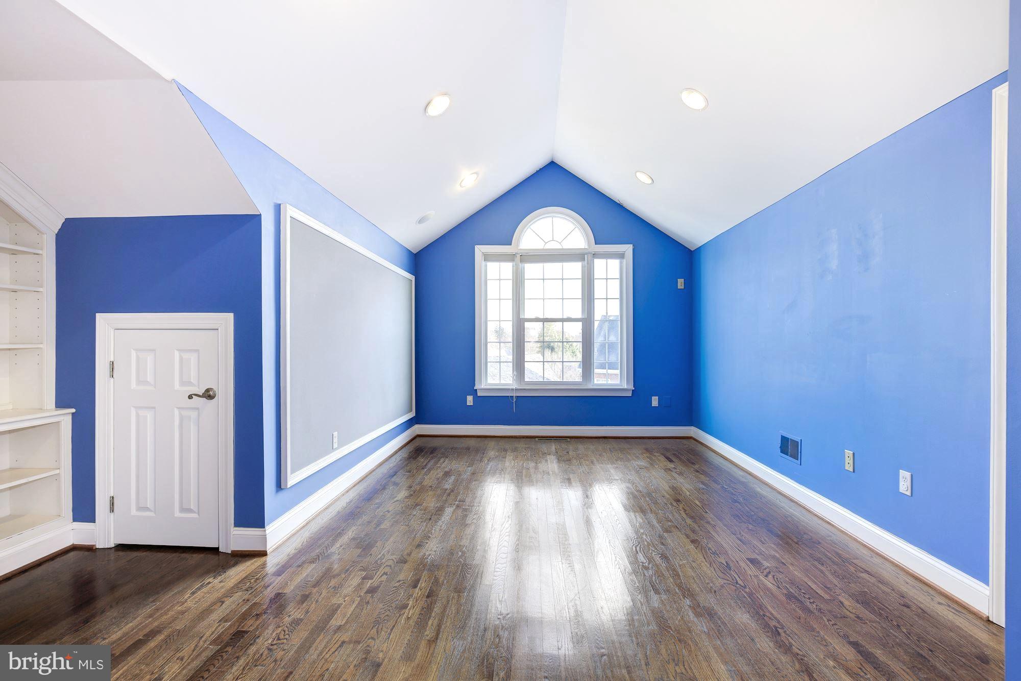 4480 Reservoir Road Northwest Washington, DC 20007 - Photo 29 of 42 Bedroom 3 loft