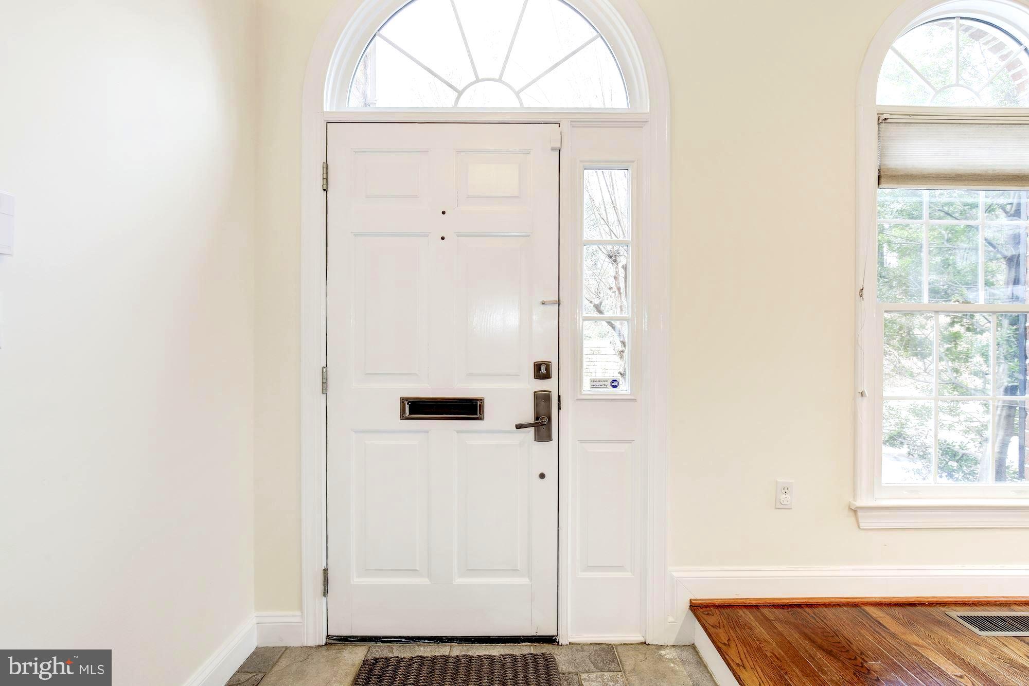4480 Reservoir Road Northwest Washington, DC 20007 - Photo 4 of 42 Entry Foyer