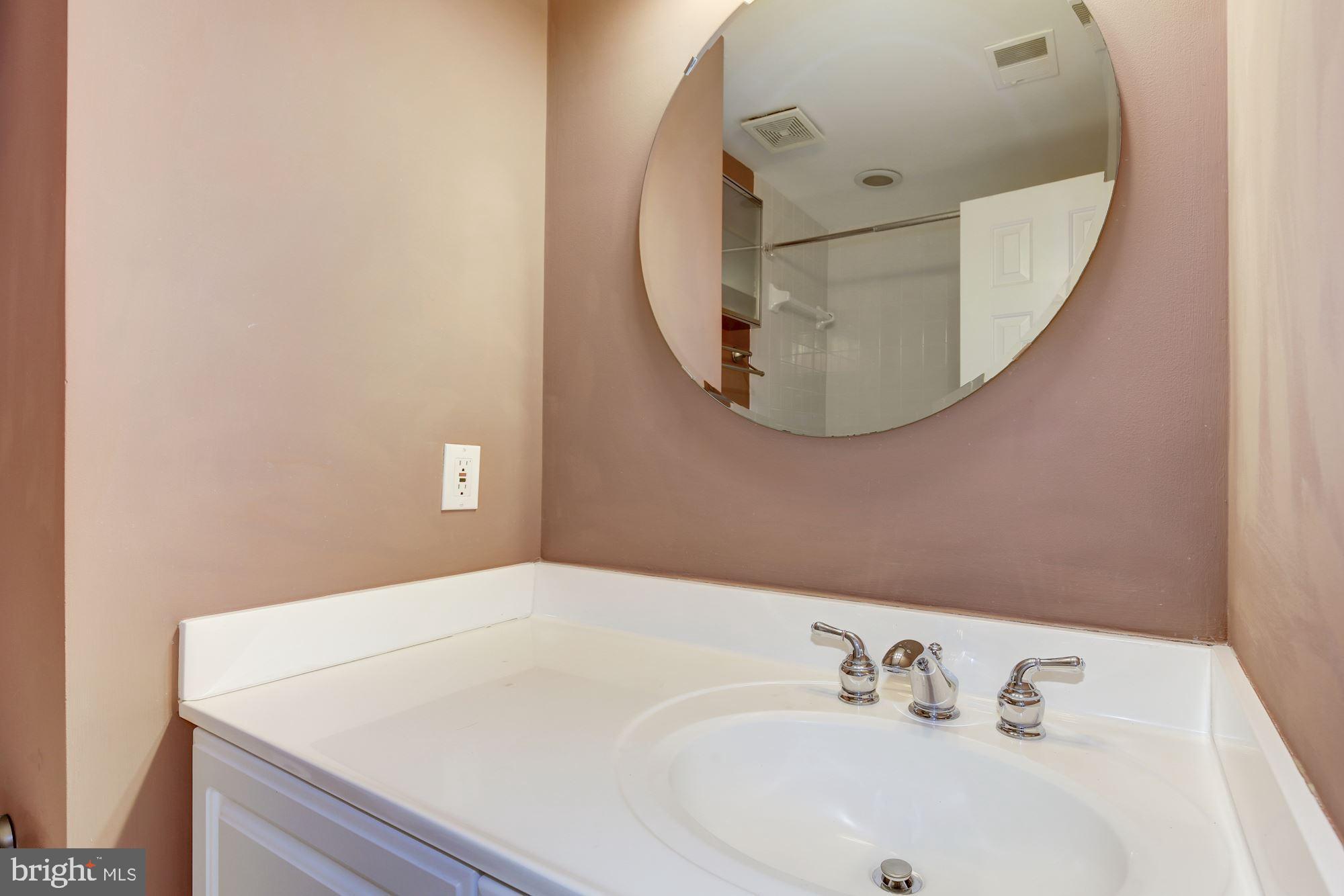 4480 Reservoir Road Northwest Washington, DC 20007 - Photo 31 of 42 Bathroom 3