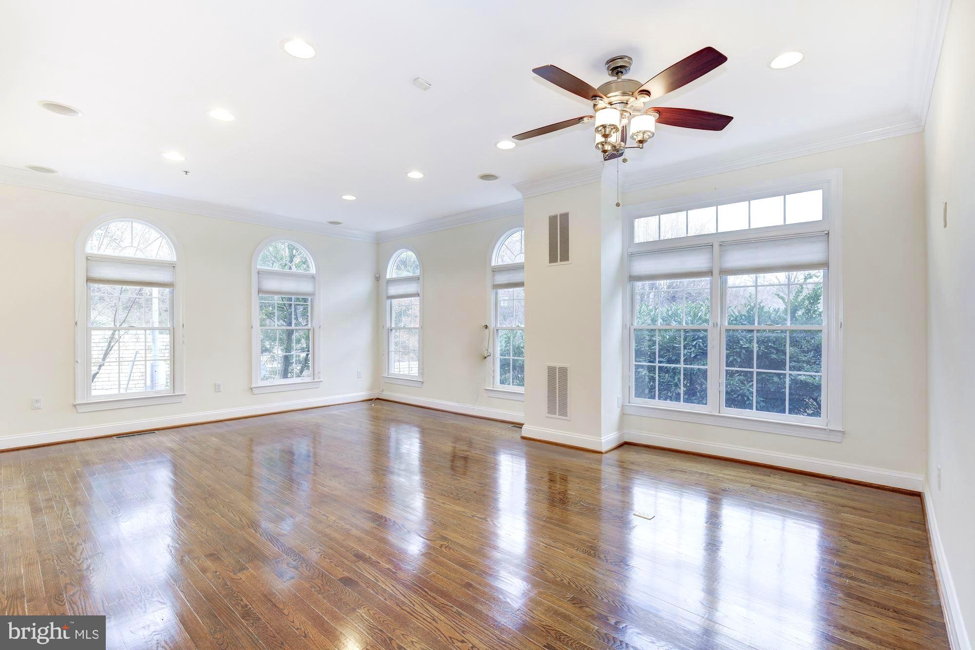 4480 Reservoir Road Northwest Washington, DC 20007 - Photo 7 of 42 Open lay out Living & Dining Room