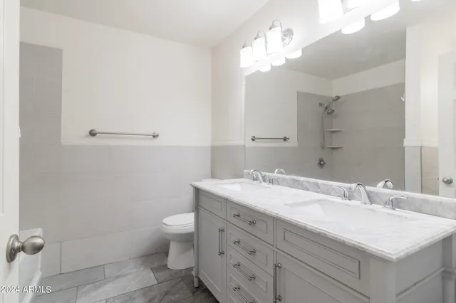 $2,400 | 40 East Balboa Drive, Tempe, AZ 85282