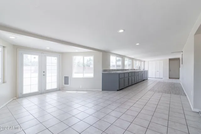 $2,400 | 40 East Balboa Drive, Tempe, AZ 85282