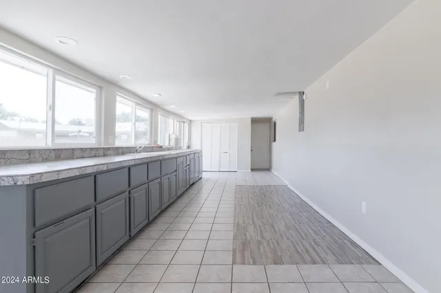 $2,400 | 40 East Balboa Drive, Tempe, AZ 85282