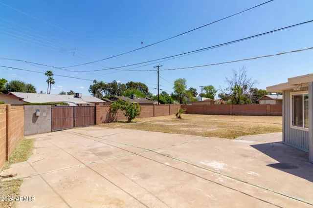 $2,400 | 40 East Balboa Drive, Tempe, AZ 85282