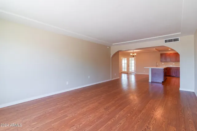 $2,400 | 40 East Balboa Drive, Tempe, AZ 85282