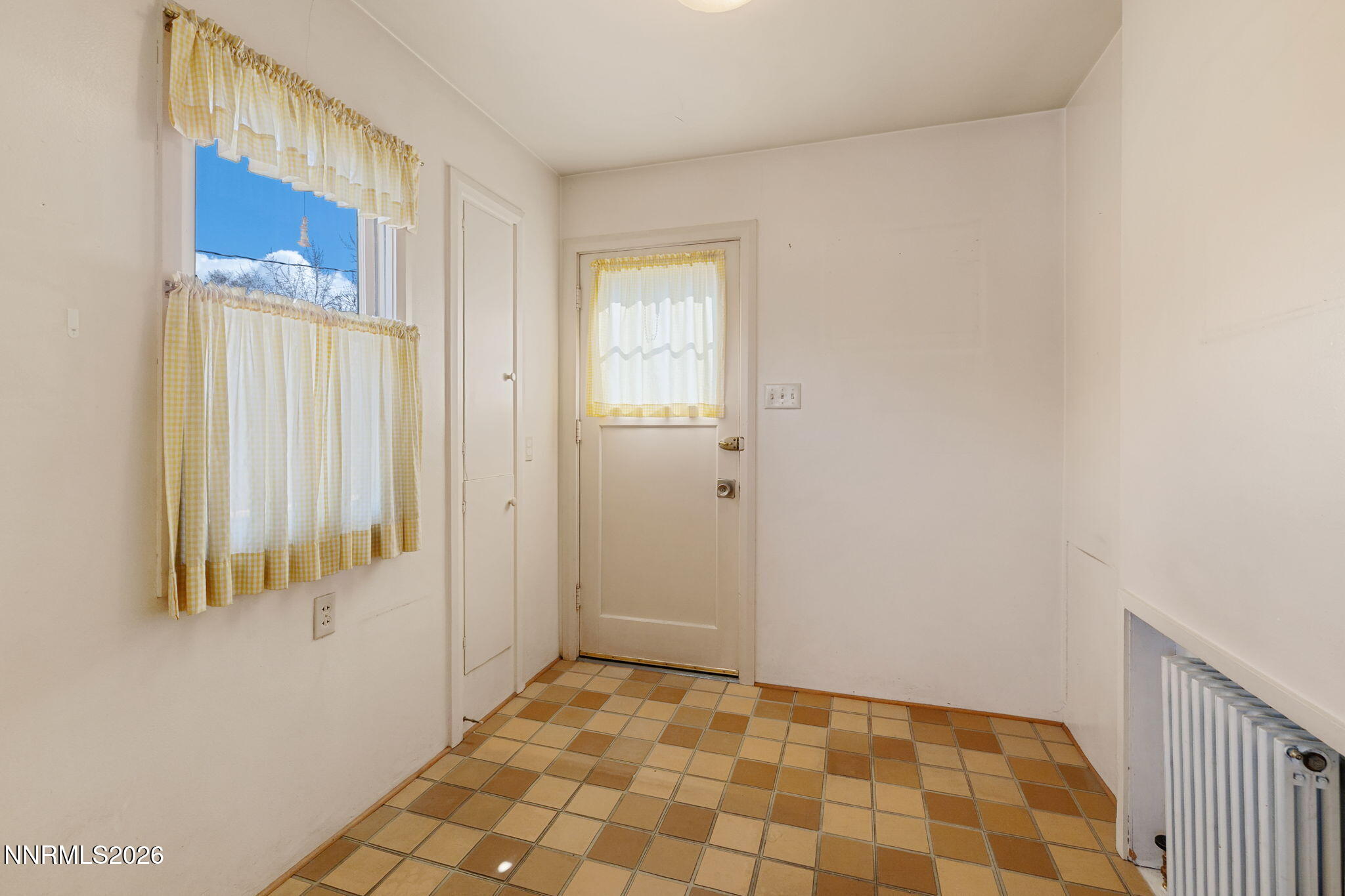 755 Balzar Circle Reno, NV 89502 - Photo 8 of 23 7-web-or-mls-755 Balzar-8