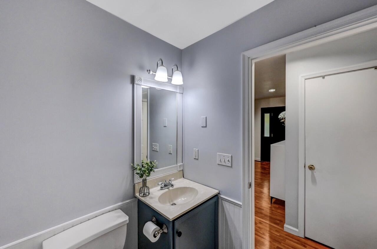 531 Chancellor Road East Stroudsburg, PA 18302 - Photo 28 of 61 1st Flr Half Bath
