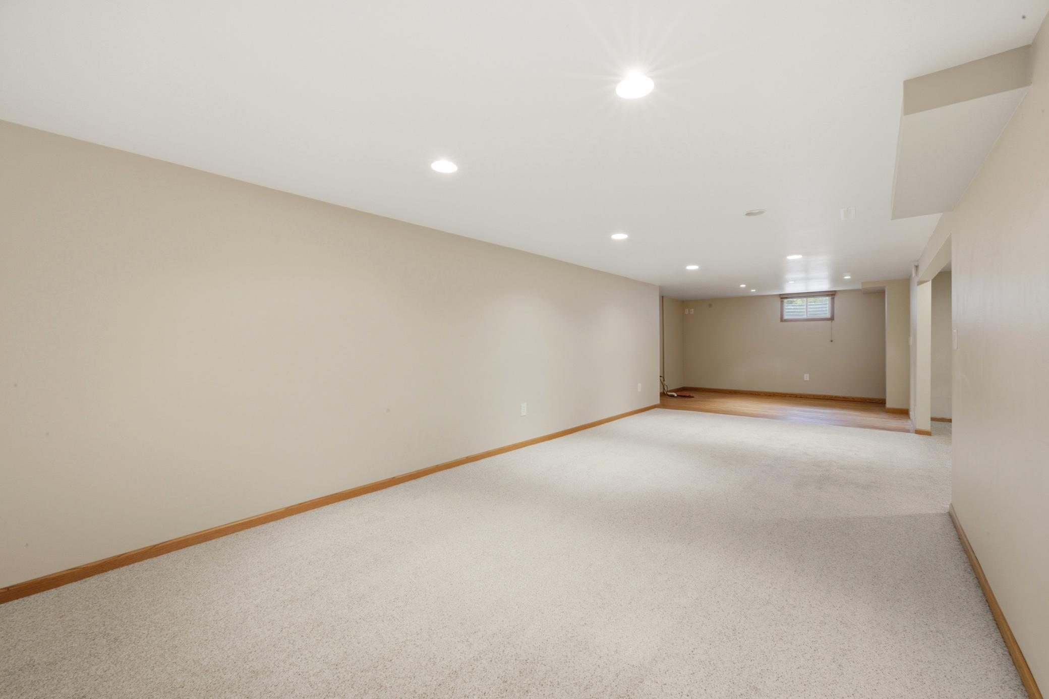 809 19th Street North Moorhead, MN 56560 - Photo 21 of 38