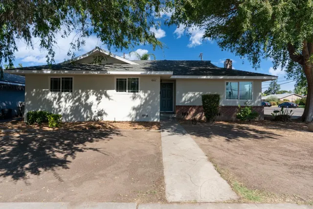 $389,900 | 4597 East Cambridge Avenue, Fresno, CA 93703