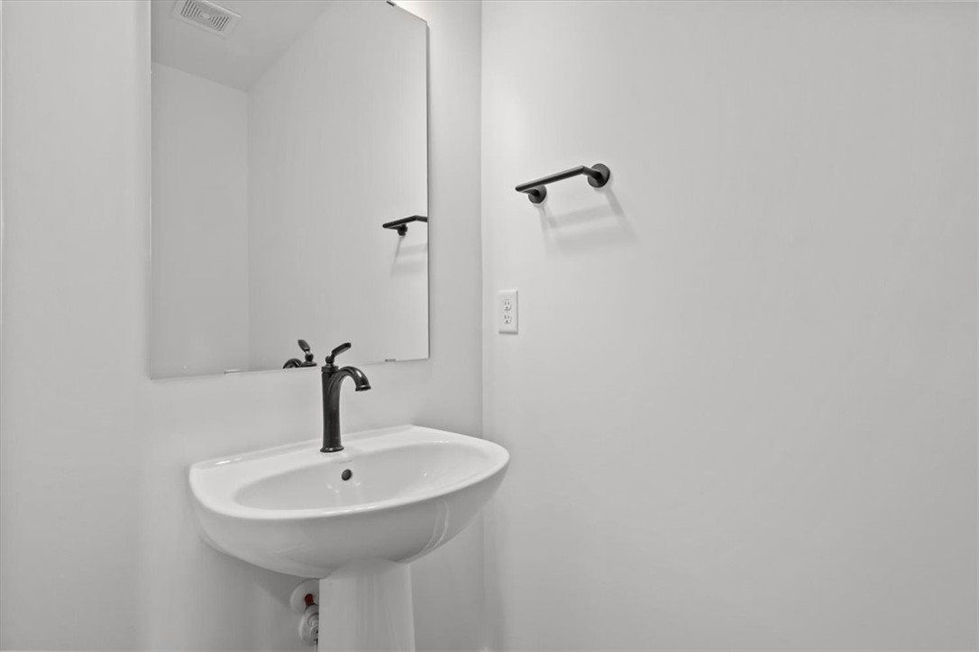 447 Hazelcote Road Greenville, SC 29611 - Photo 12 of 29 Gallery Image 12