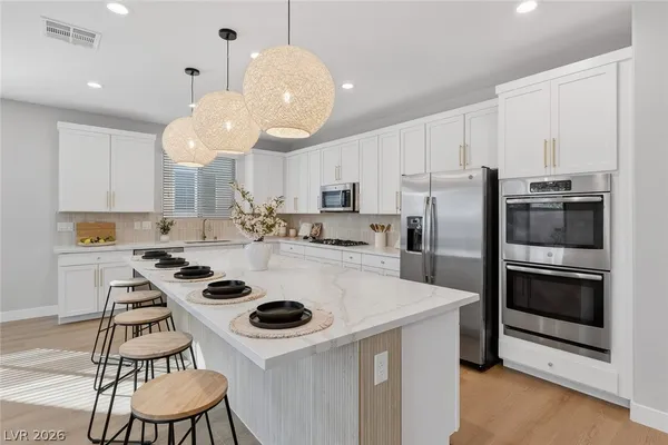 $675,000 | 5713 Silver Cascade Avenue, Las Vegas, NV 89131