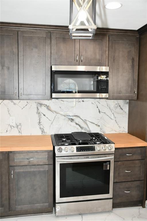 2416 Elizabeth Court Violet, LA 70092 - Photo 7 of 17