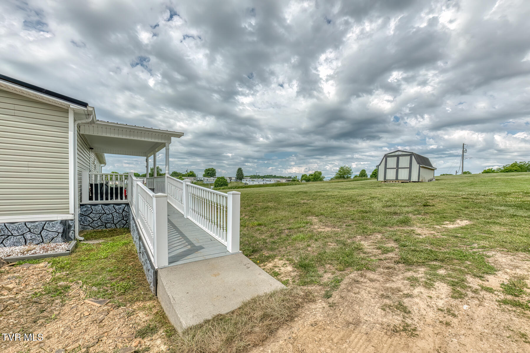 2069 Devault Bridge Road Piney Flats, TN 37686 - Photo 25 of 36 2069 Devault Bridge Rd-25