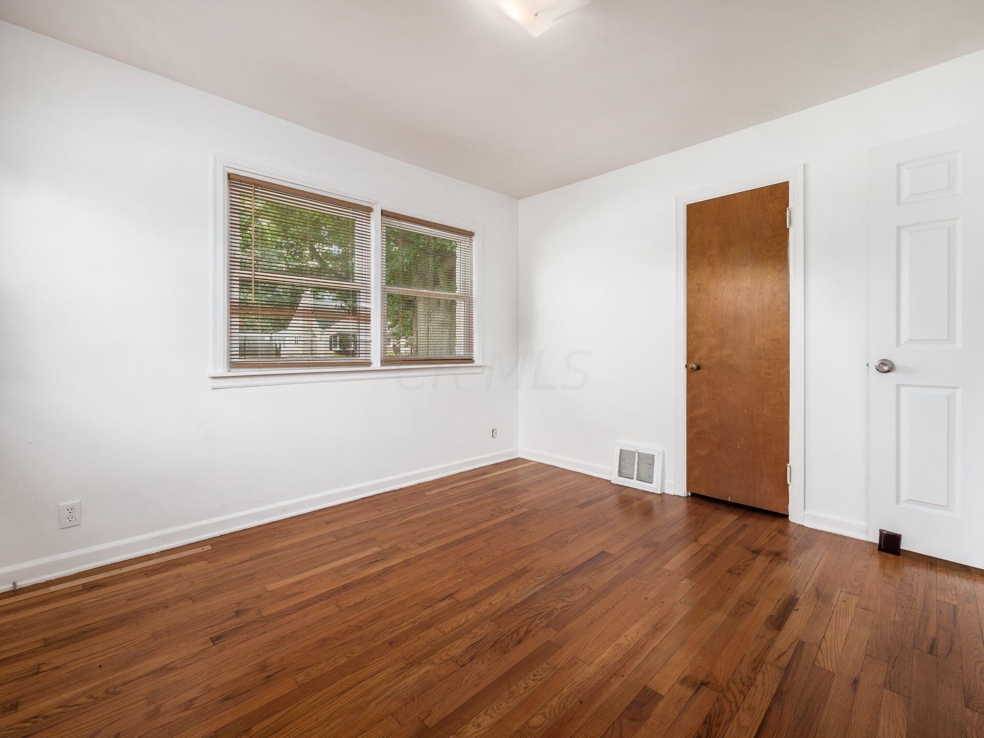 2265 Wickliffe Road Columbus, OH 43221 - Photo 23 of 53 1st Floor Bedroom 2