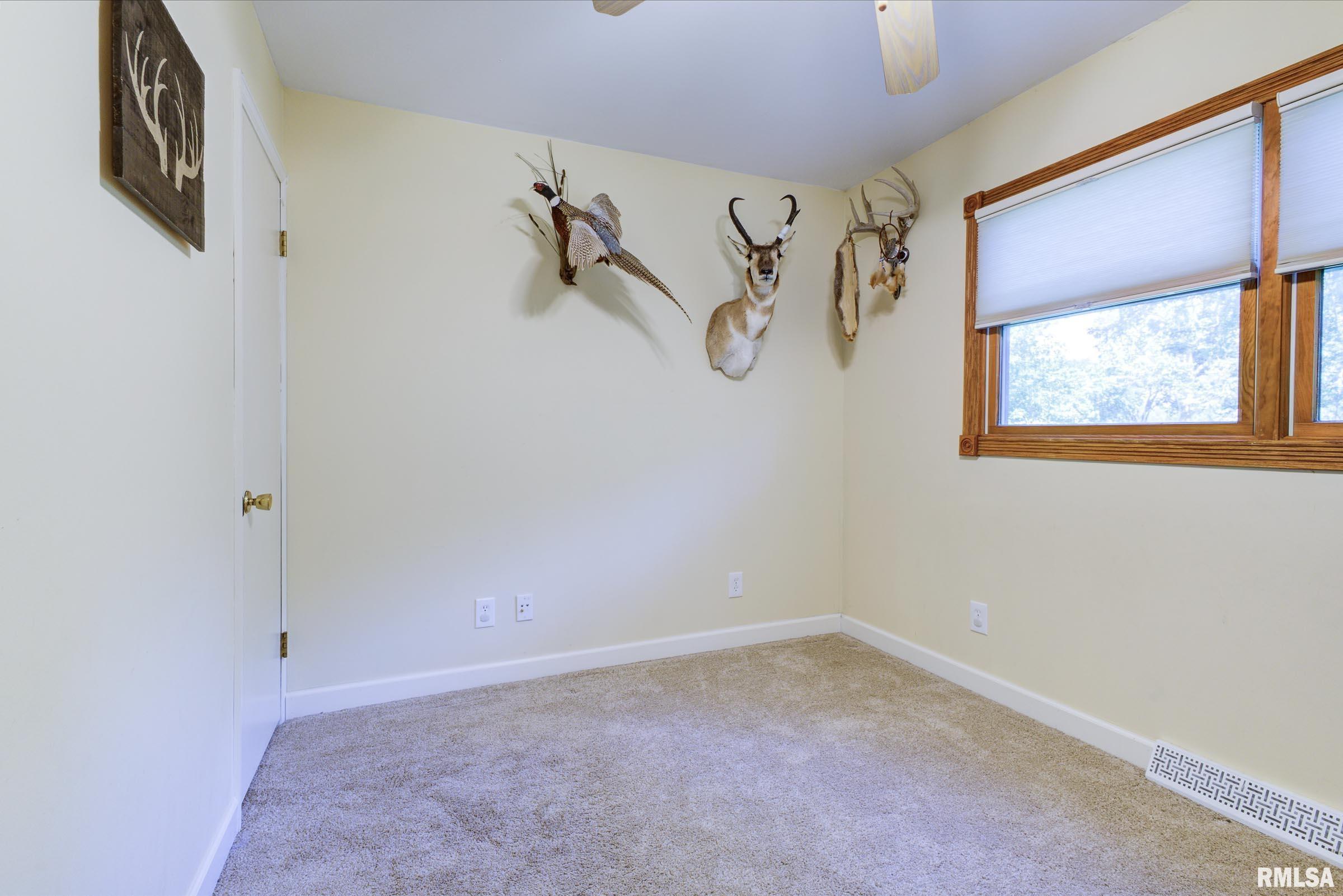 319 Robin Road Macomb, IL 61455 - Photo 27 of 34