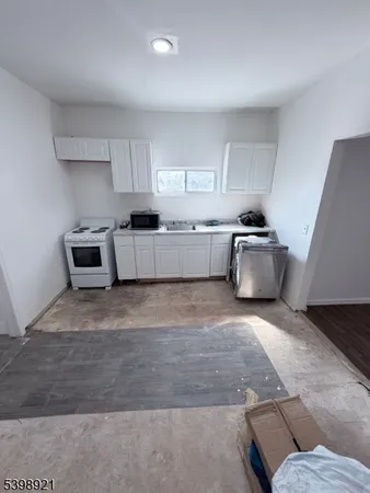 $1,995 | 1165 East State Street, Unit 7, Trenton, NJ 08609