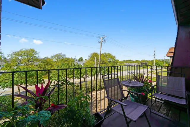 $279,900 | 195 West Brandon Court, Unit A33, Palatine, IL 60067