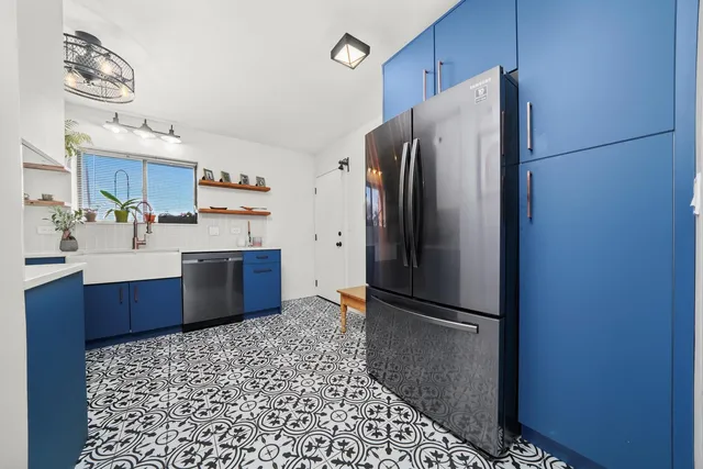 $279,900 | 195 West Brandon Court, Unit A33, Palatine, IL 60067